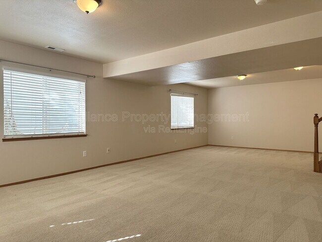 Building Photo - 8131 Oliver Rd