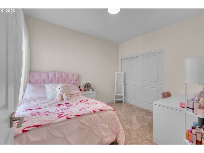 Building Photo - Bright Open-Concept Home with Vaulted Ceilings, Private Primary Suite & Stylish Modern Finishes