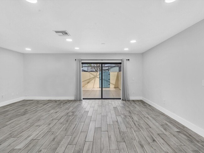 Building Photo - 9095 SW 21st Ct