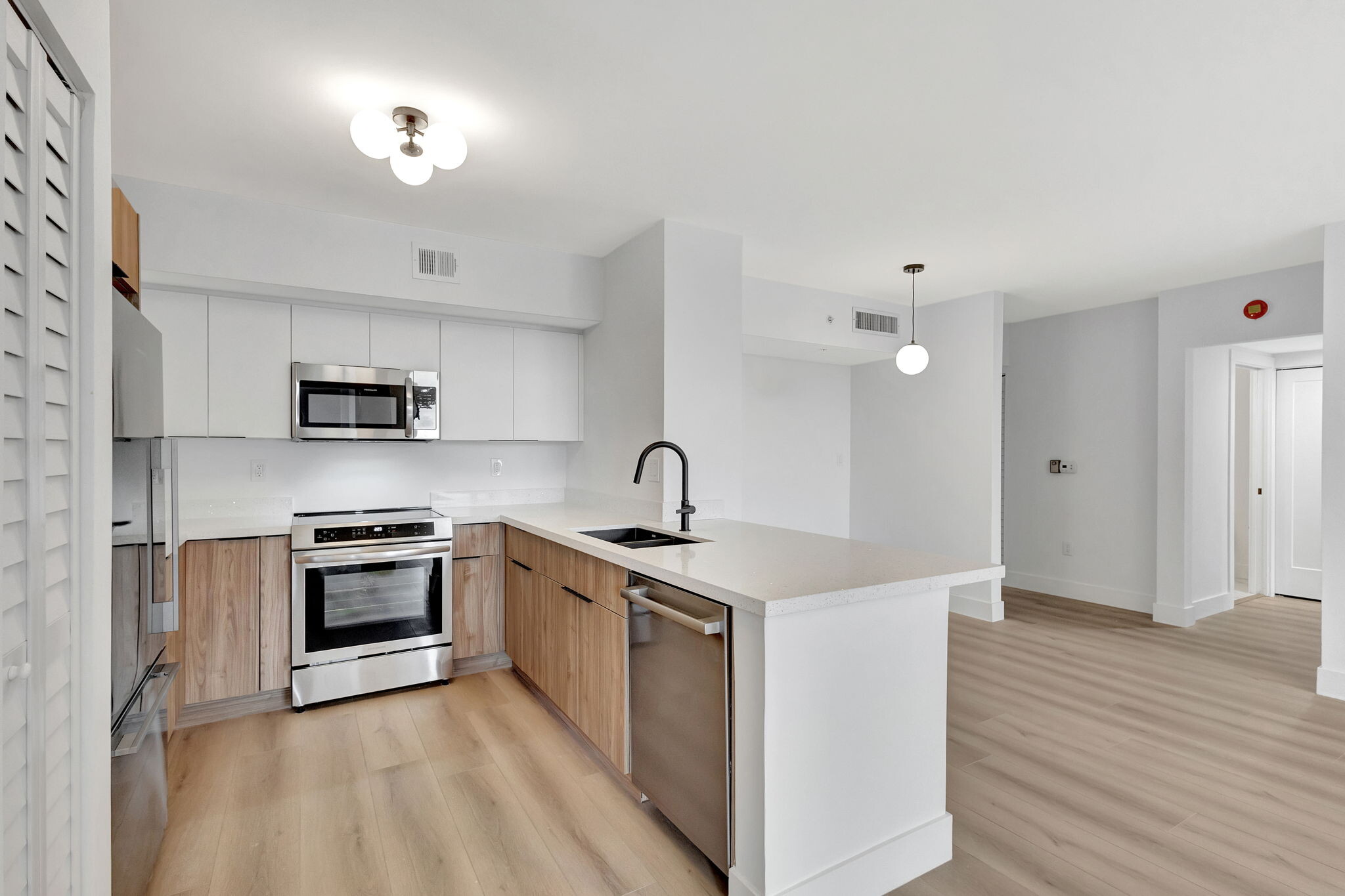 Kitchen - 651 Okeechobee Blvd