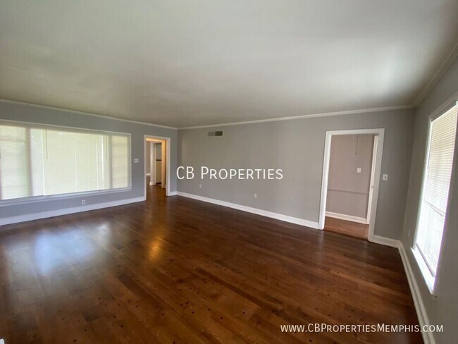 Building Photo - 4320 Bishop Hills Dr