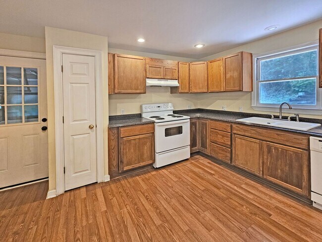 Building Photo - COMING: Spacious East Cobb Cape Cod with Main-Level Primary Suite & 3-Car Garage
