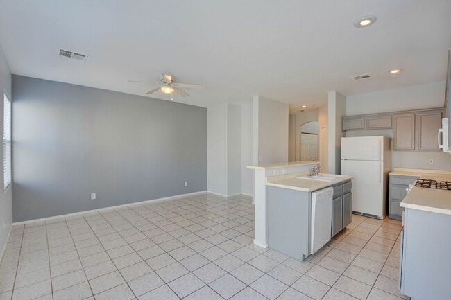 Building Photo - BEAUTIFUL 2 STORY SINGLE FAMILY HOME WITH ...