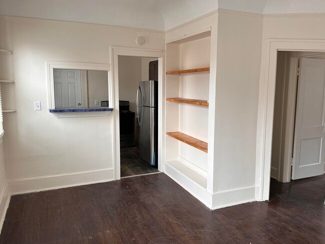 Building Photo - 2293 W Philadelphia St