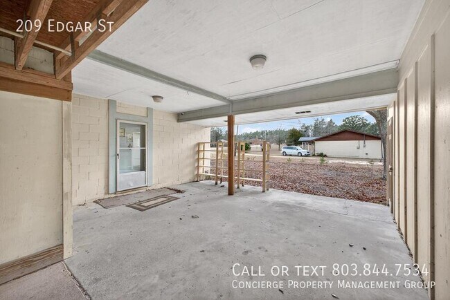 Building Photo - 209 Edgar St