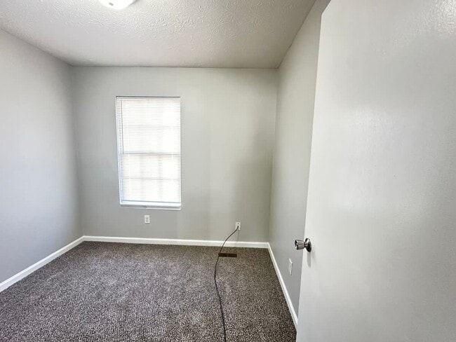 Building Photo - 537 Toner St