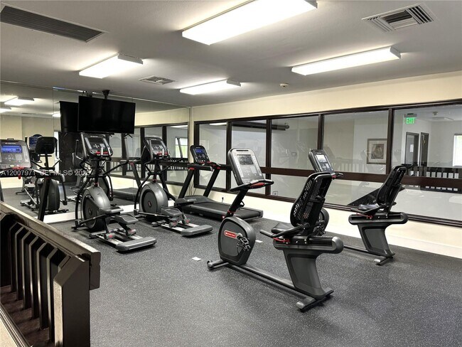 Building Photo - 10420 SW 158th Ct