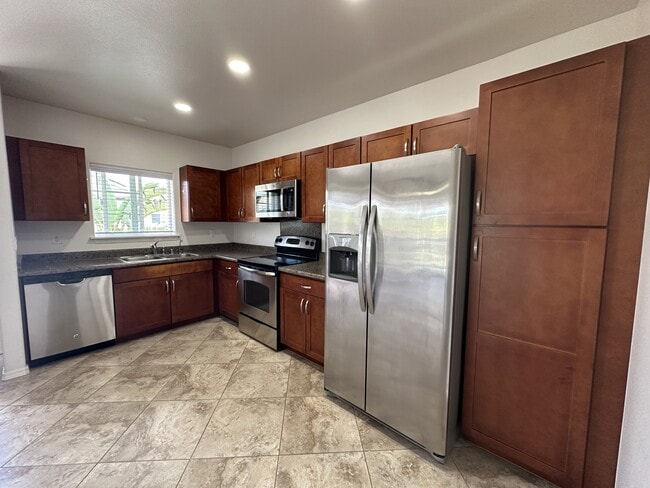 Building Photo - 1122 Kukulu St