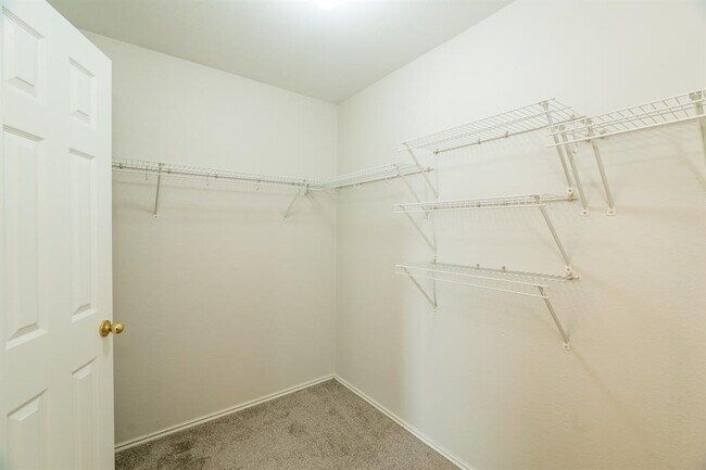 Building Photo - 408 Woodsorrel Way