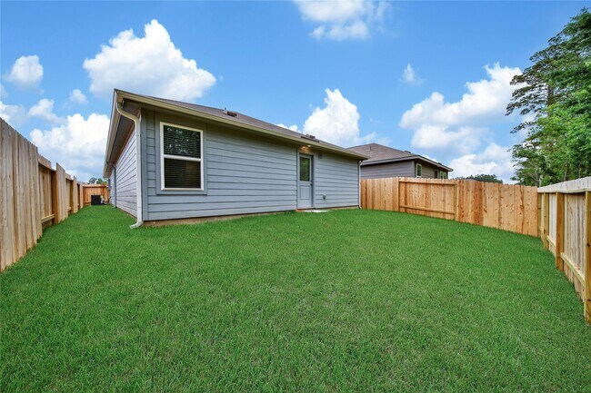 Building Photo - 18760 Loom dr