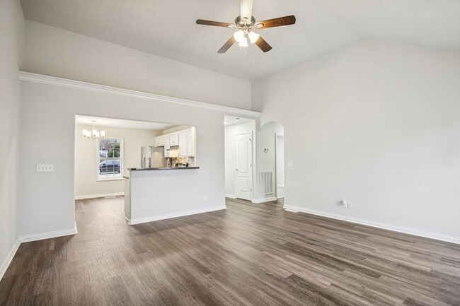 Building Photo - 205 Christine Dr