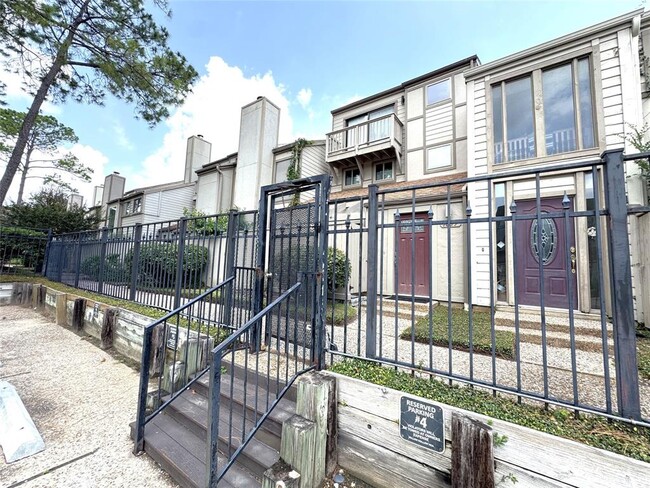 Building Photo - 1083 Country Pl Dr