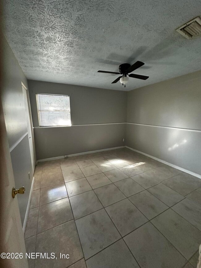 Building Photo - 577 Clermont Ave S