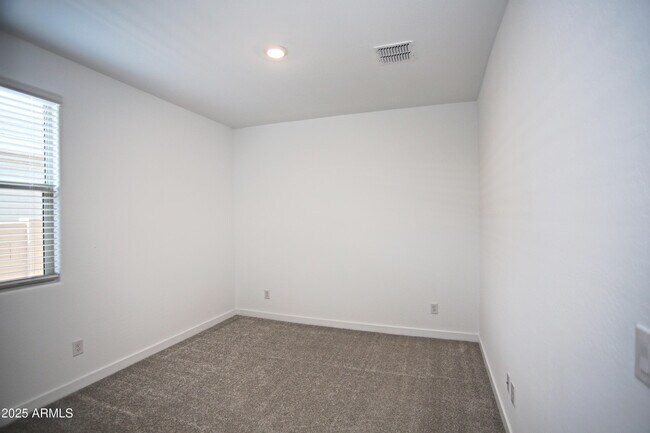 Building Photo - 32526 N 20th Gln