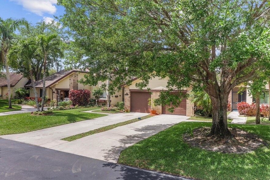 Building Photo - 160 Ramblewood Cir