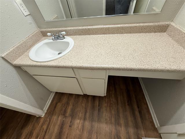 Building Photo - 7152 Fair Oaks Ave