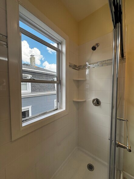 Building Photo - 65 Wareham St