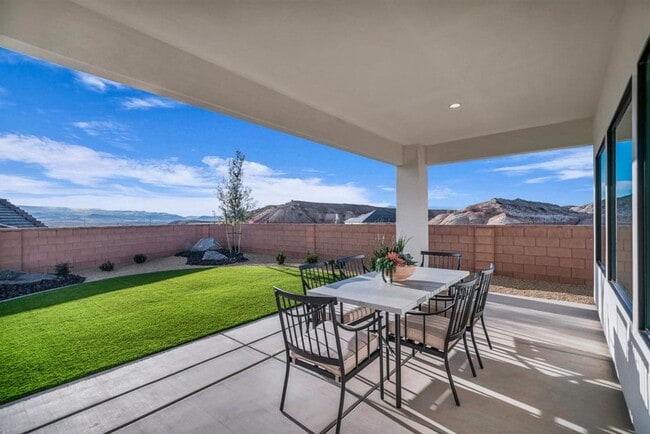 Building Photo - Stunning 6 Bedroom Home in St. George!