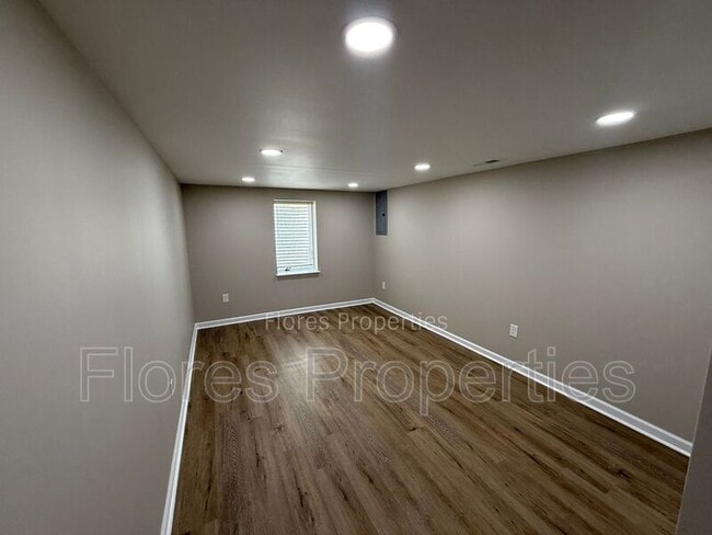 Building Photo - 1136 Pauline Ave