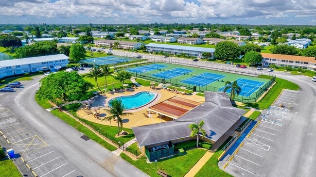 Building Photo - 22 Andover A