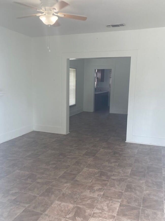 Building Photo - Gulfport 2 Bedroom