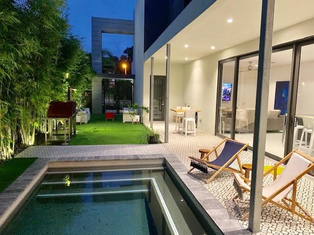 Primary Photo - 617 SW 10th St