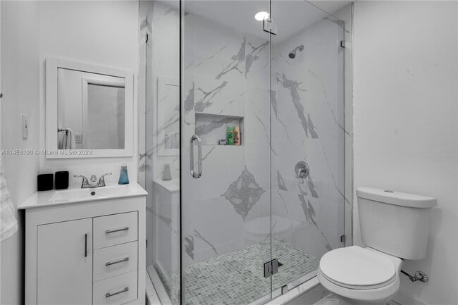 Building Photo - 1510 Normandy Dr