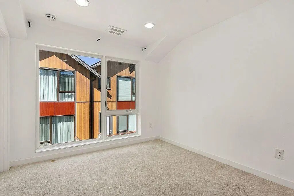 Building Photo - 6522 32nd Ave NE