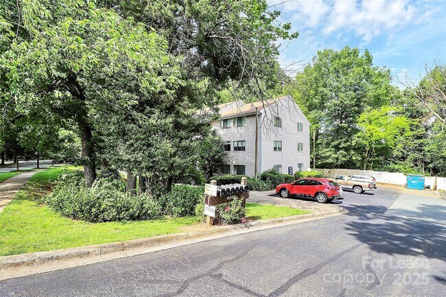Building Photo - 7530 Pebblestone Dr