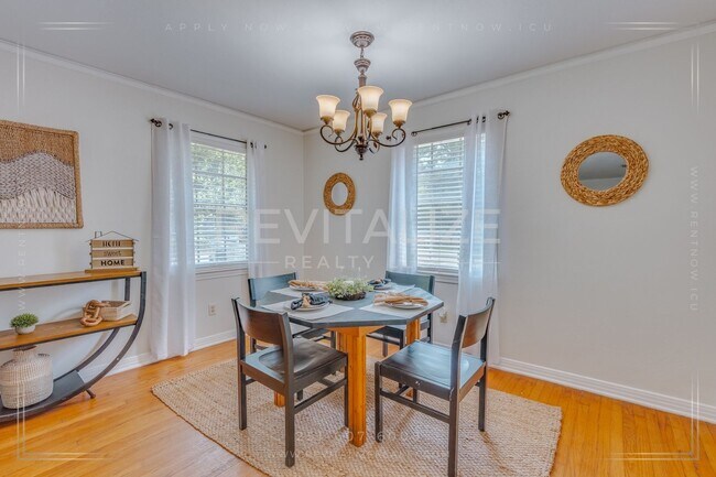 Building Photo - 3 Bed 2 Bath Gem in Midtown Mobile!!