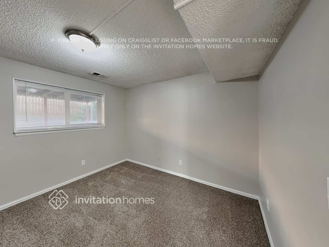 Building Photo - 9764 Columbine Ct