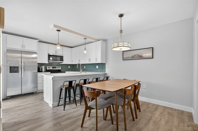 Building Photo - 2701 27th Ct