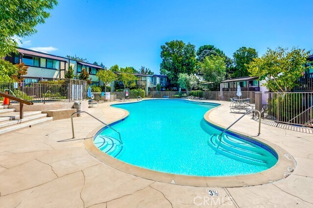 Building Photo - 374 Miraleste Dr