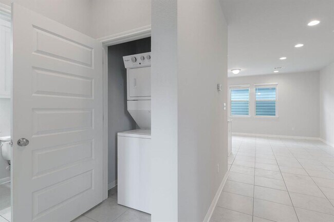 Building Photo - 2020 Arendale Dr