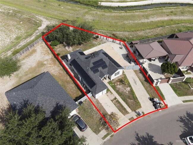 Building Photo - 28 Silver Oak Ave