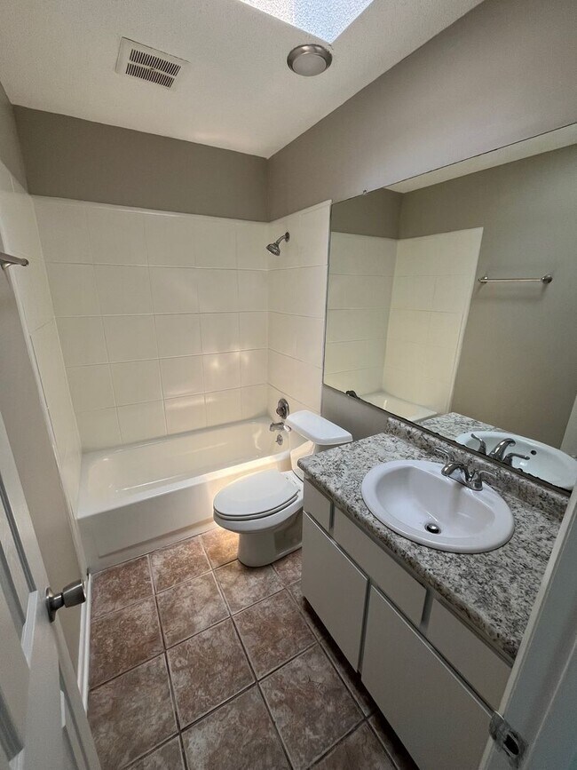 Building Photo - 198 Wendwood Dr