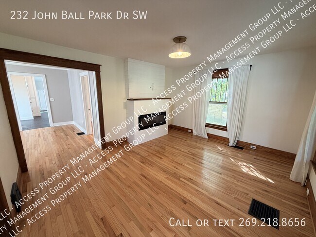 Building Photo - 232 John Ball Park Dr SW