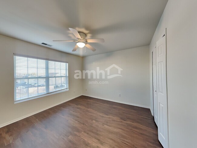 Building Photo - 1611 Rustic Arch Way