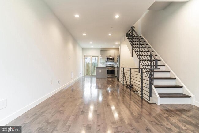 Building Photo - 2153 N Fairhill St