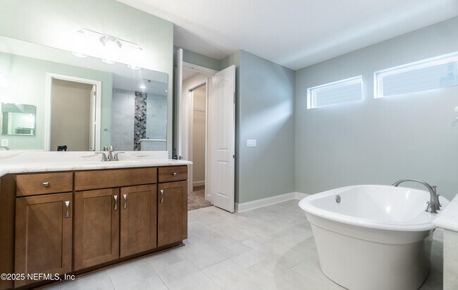 Building Photo - 3214 Carolina Rose Ct