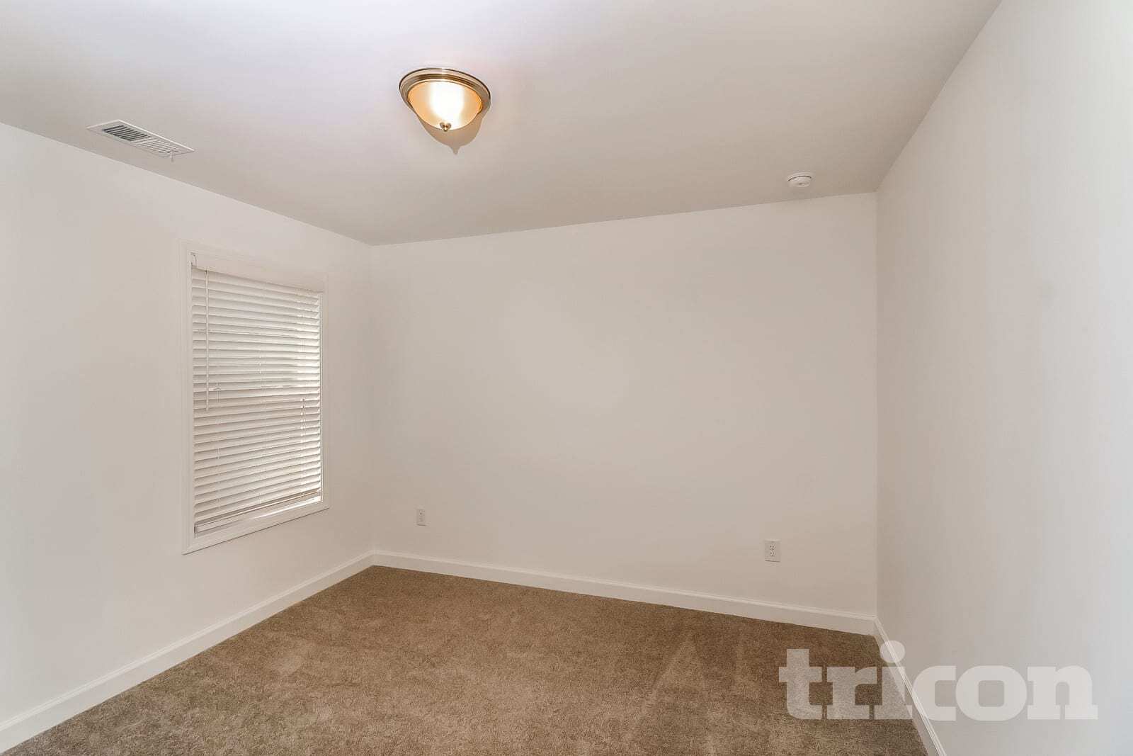 Building Photo - 146 E Rdg Wy