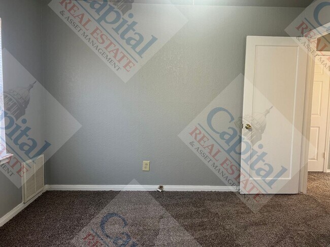 Building Photo - Cozy 2 Bedroom