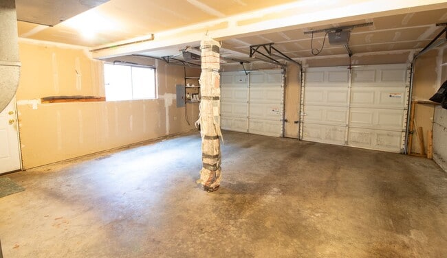 Building Photo - 4bd/2.75ba Sammamish Home