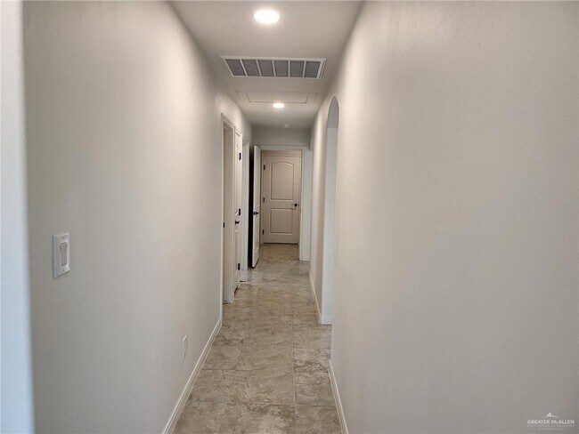 Building Photo - 2207 N 26th St