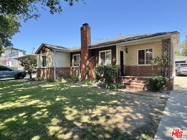 Primary Photo - 12013 Dewey St