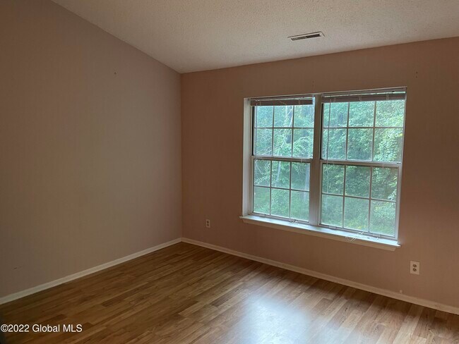 Building Photo - 5106 Forest Point Dr S