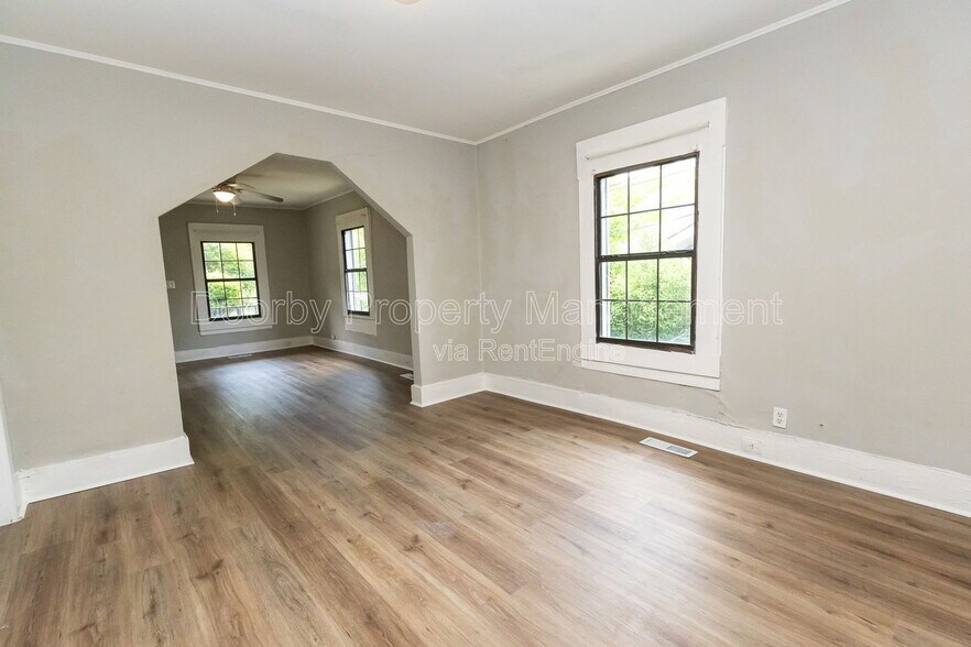 Building Photo - 2417 13th Ave