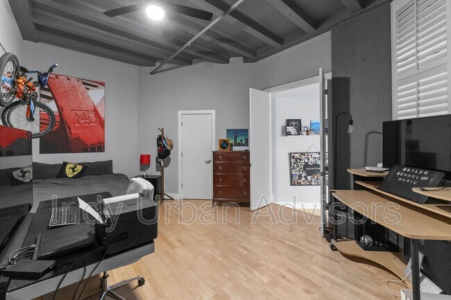 Building Photo - 611 N Park Ave
