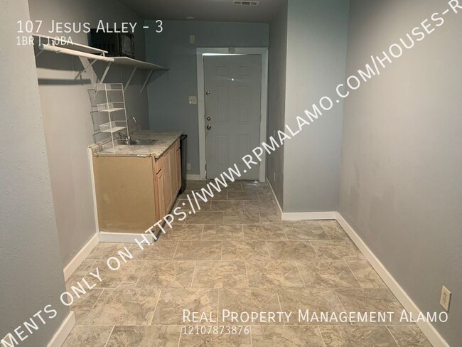 Building Photo - **MOVE-IN SPECIAL** ALL BILLS PAID!!! Conv...