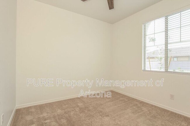 Building Photo - 3769 N 102nd Ave